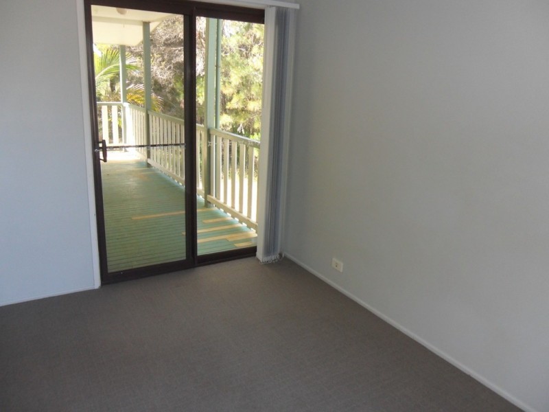8 Pandora, Macleay Island QLD 4184