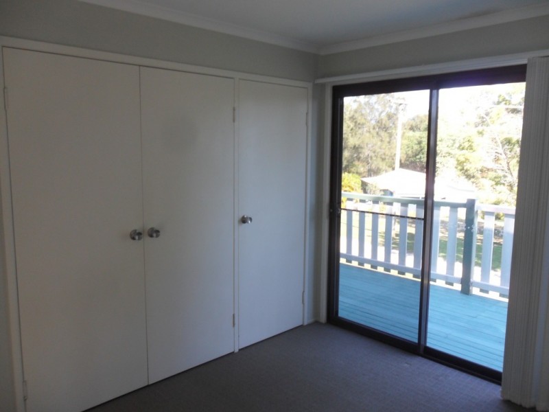 8 Pandora, Macleay Island QLD 4184