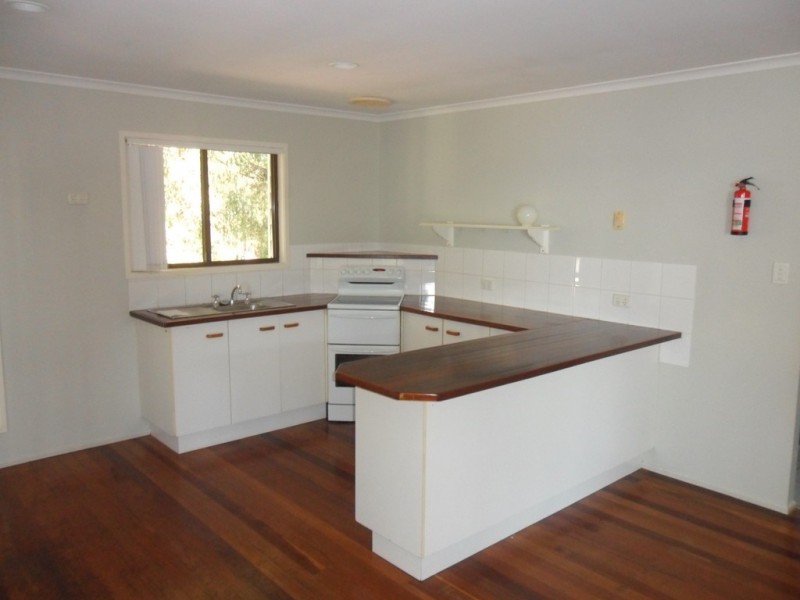 8 Pandora, Macleay Island QLD 4184