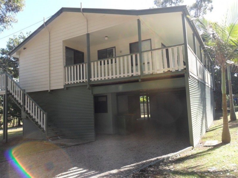 8 Pandora, Macleay Island QLD 4184