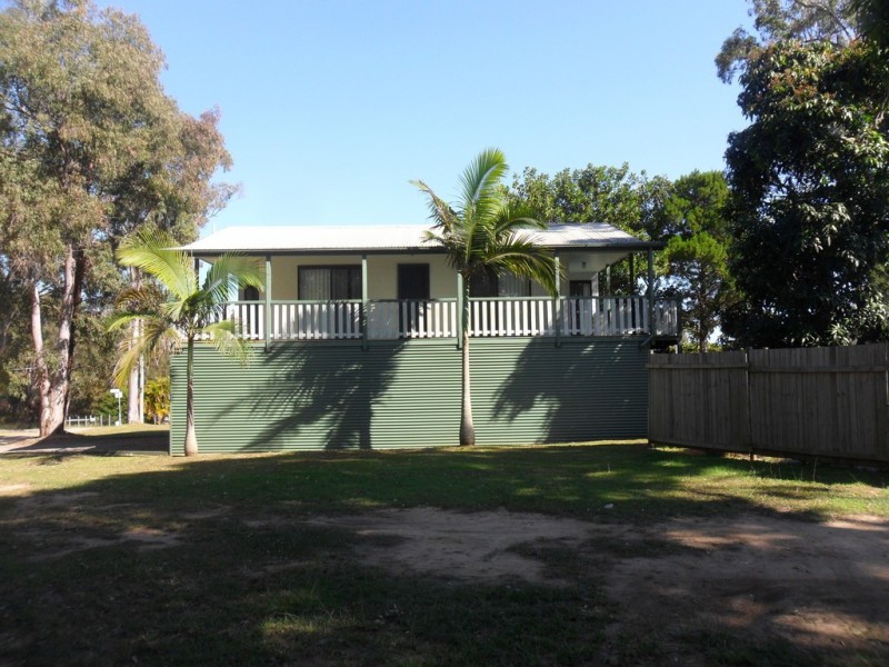 8 Pandora, Macleay Island QLD 4184