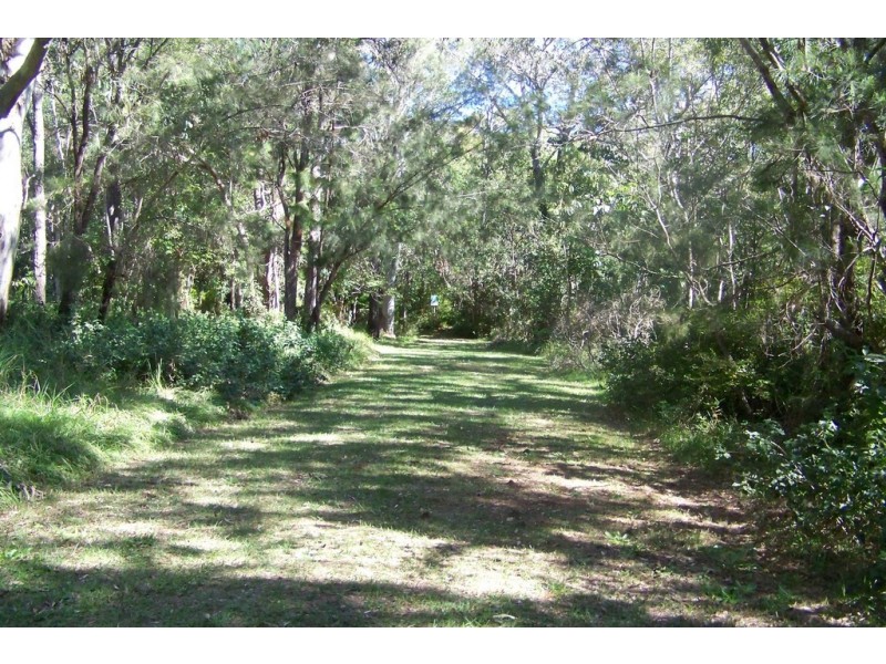 105 PERULPA DR, Lamb Island QLD 4184