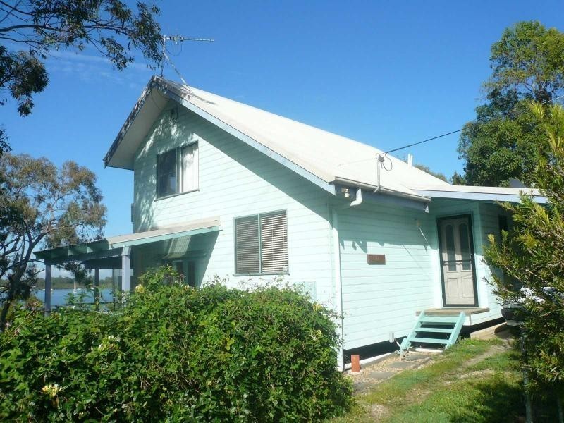 30 Deviot Street, Macleay Island QLD 4184