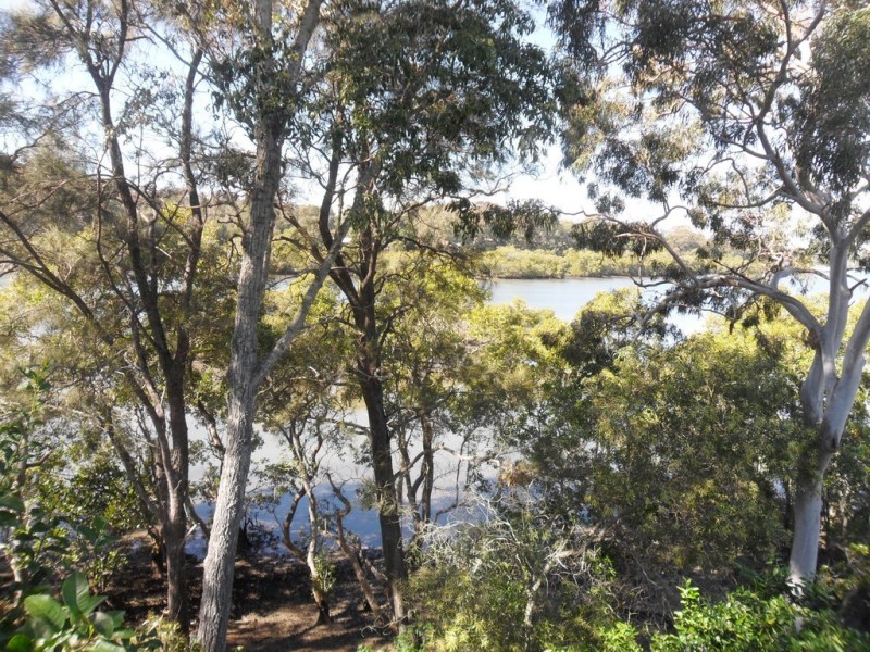 30 Deviot Street, Macleay Island QLD 4184