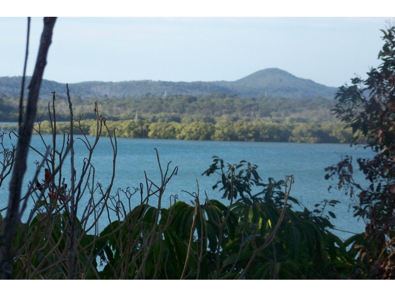 28 TINA AVE, Lamb Island QLD 4184