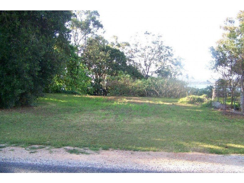 28 TINA AVE, Lamb Island QLD 4184