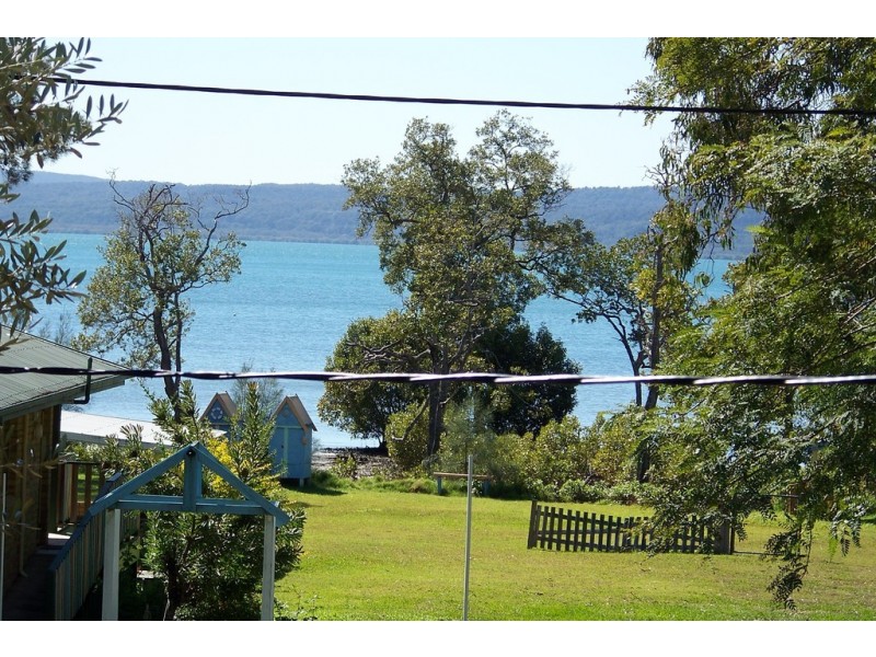 28 Beelong St, Macleay Island QLD 4184