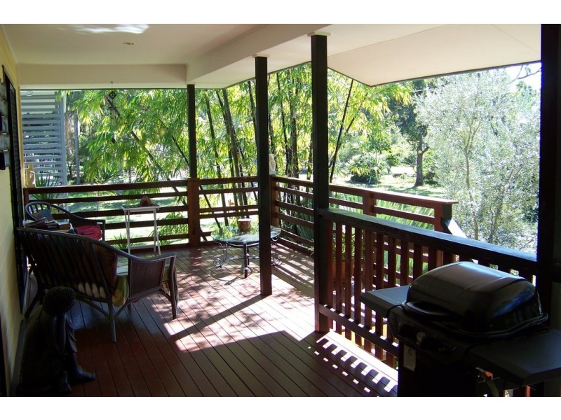 28 Beelong St, Macleay Island QLD 4184