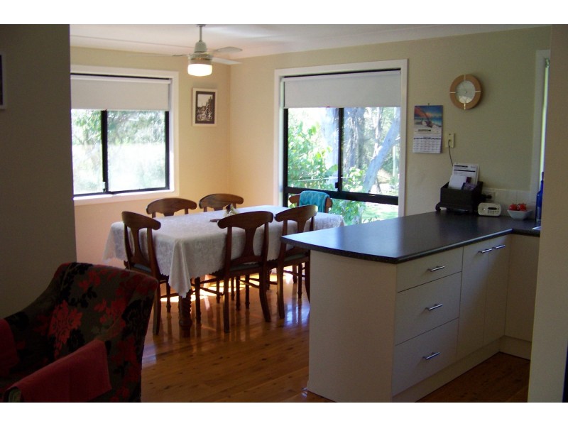 28 Beelong St, Macleay Island QLD 4184