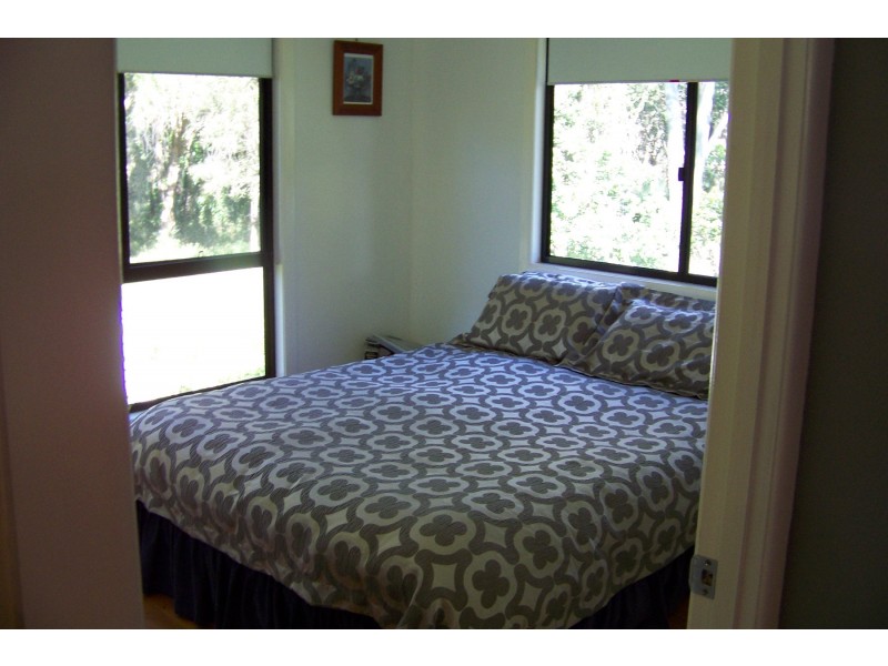 28 Beelong St, Macleay Island QLD 4184