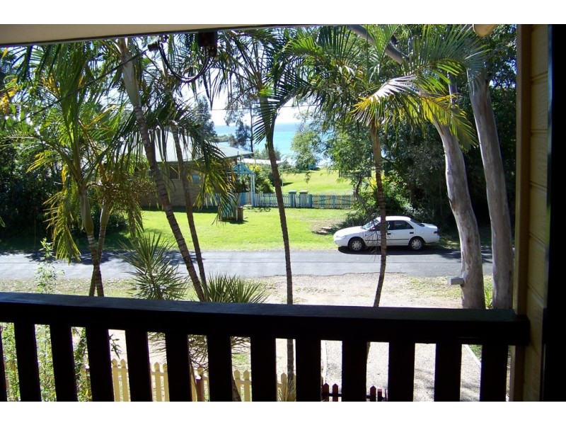 28 Beelong St, Macleay Island QLD 4184