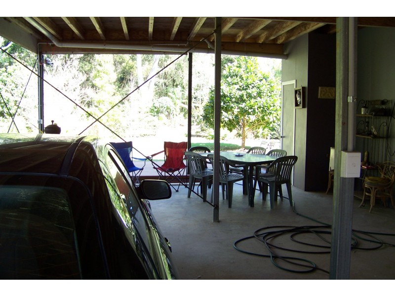 28 Beelong St, Macleay Island QLD 4184