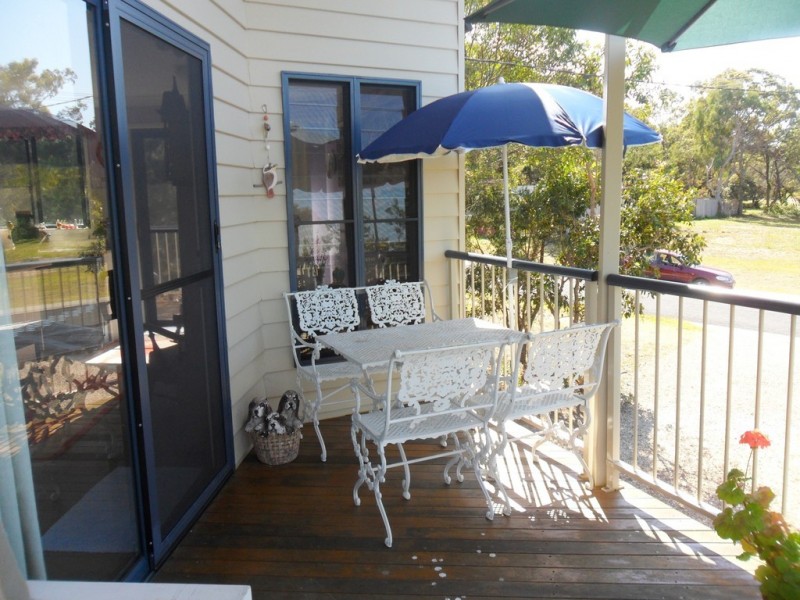 52 Eastbourne Terrace, Macleay Island QLD 4184