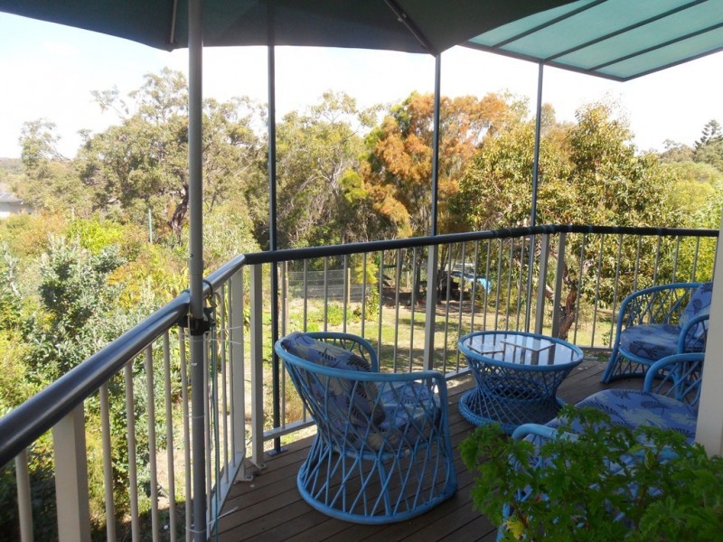52 Eastbourne Terrace, Macleay Island QLD 4184