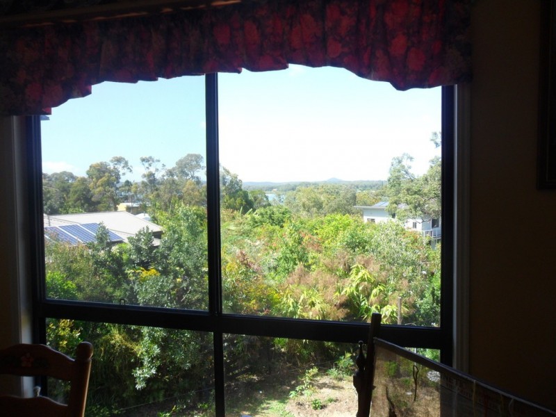 52 Eastbourne Terrace, Macleay Island QLD 4184