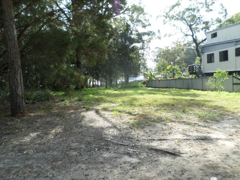11 DINJERRA STREET, Macleay Island QLD 4184