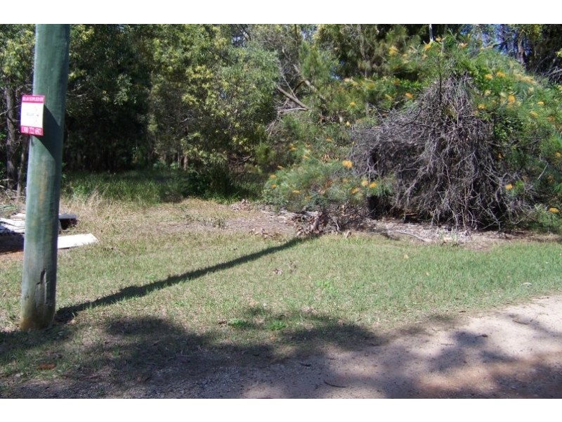 8 Wake St, Macleay Island QLD 4184