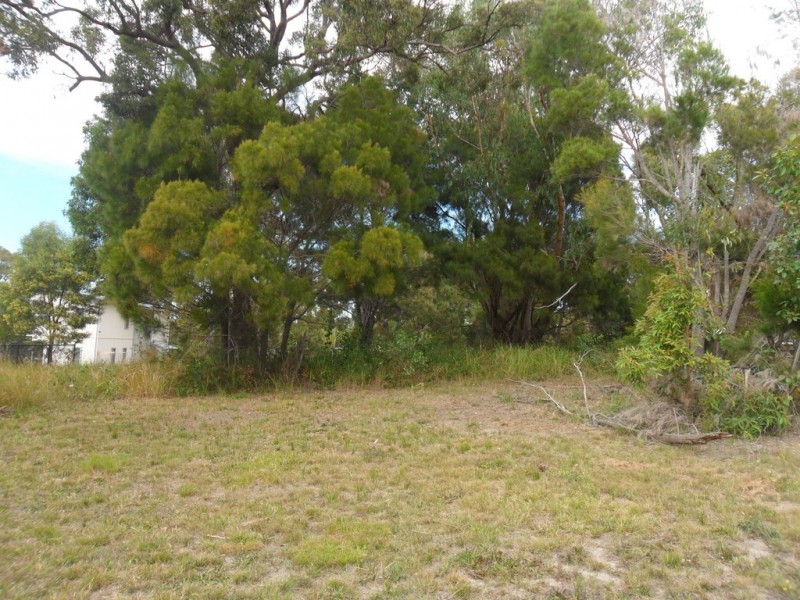 34 Tukkeri Street, Macleay Island QLD 4184