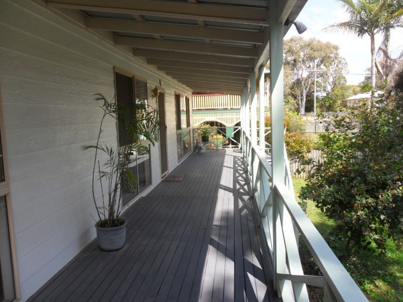 33 Charles Terrace, Macleay Island QLD 4184