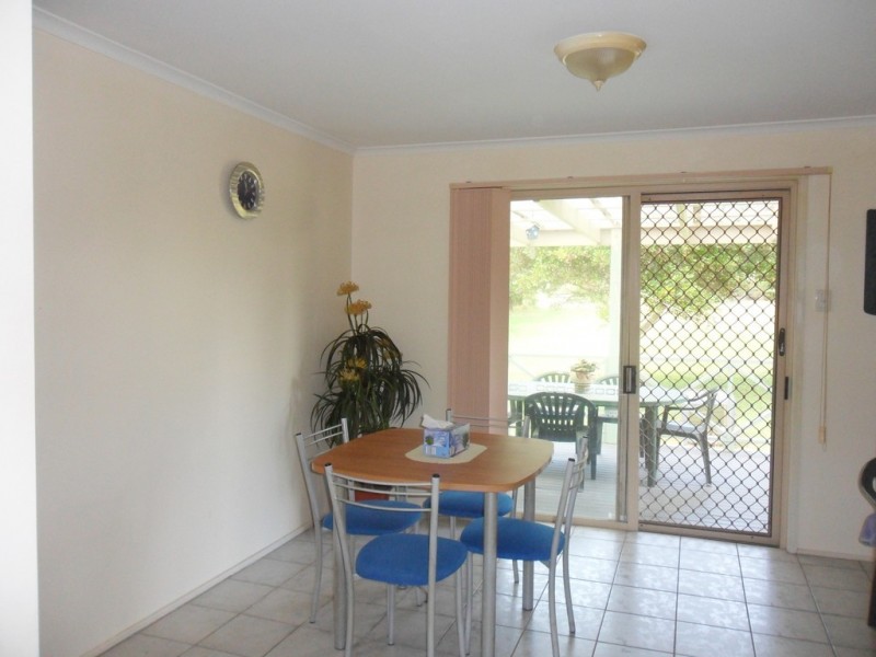 33 Charles Terrace, Macleay Island QLD 4184