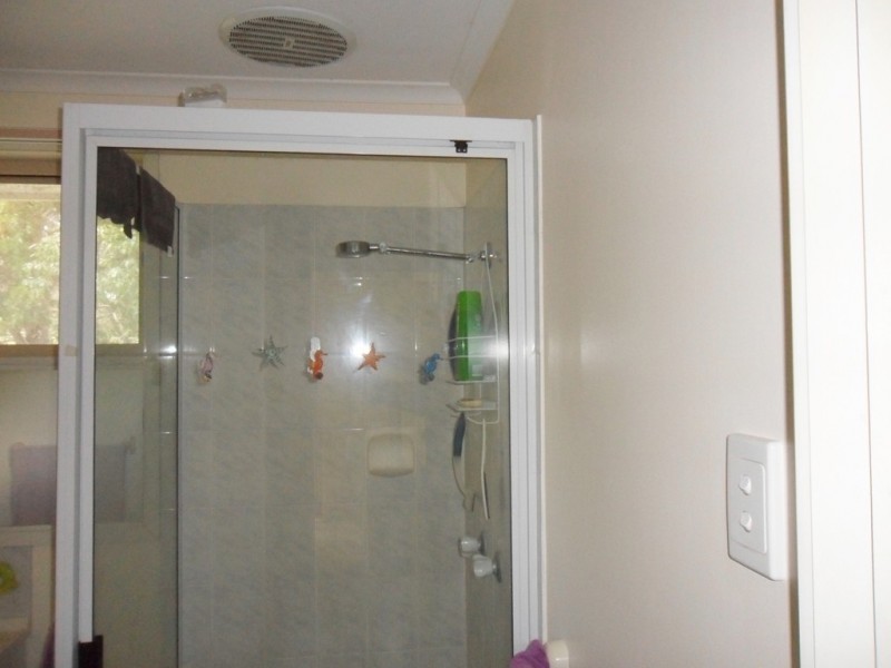 33 Charles Terrace, Macleay Island QLD 4184