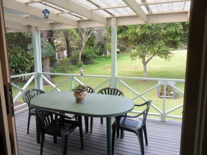 33 Charles Terrace, Macleay Island QLD 4184