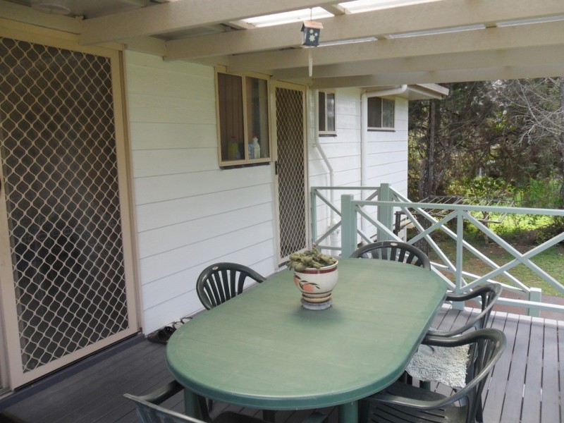 33 Charles Terrace, Macleay Island QLD 4184