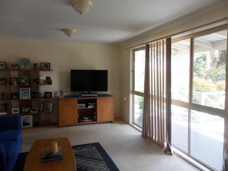 33 Charles Terrace, Macleay Island QLD 4184