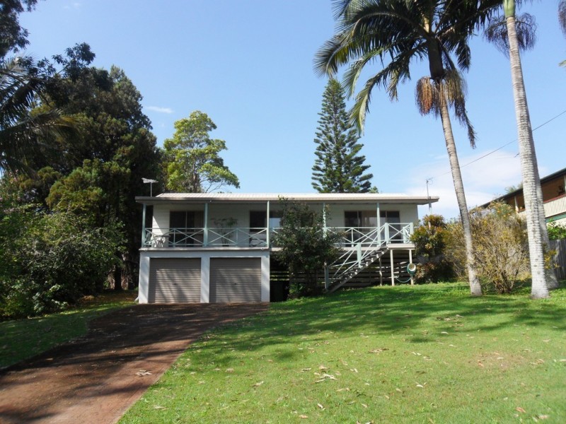 33 Charles Terrace, Macleay Island QLD 4184