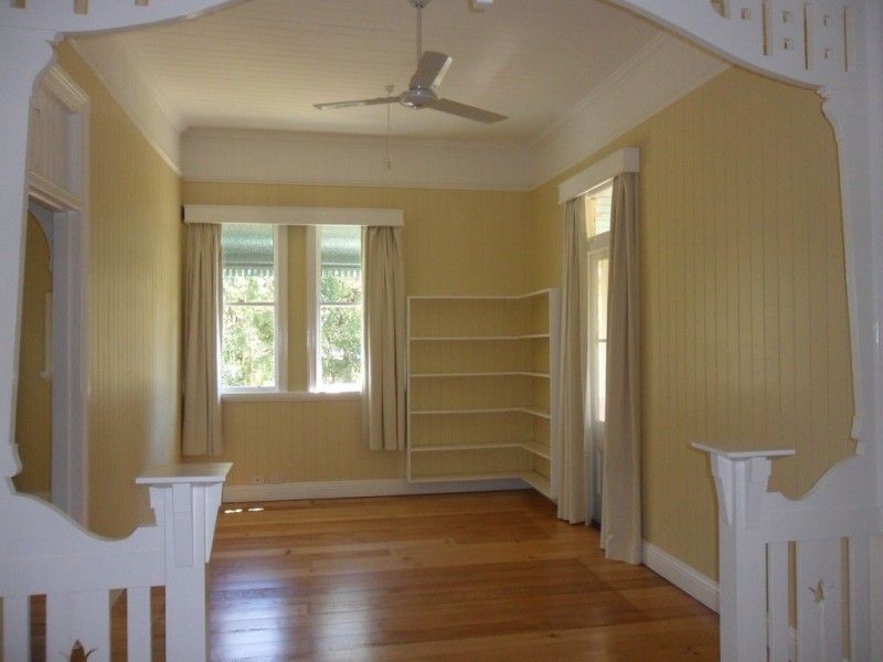 14 President Terrace, Macleay Island QLD 4184
