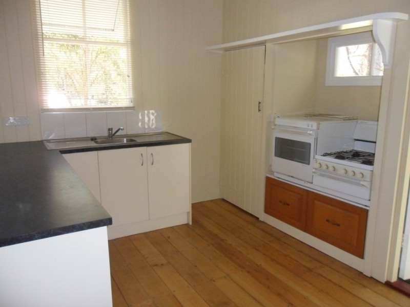 14 President Terrace, Macleay Island QLD 4184