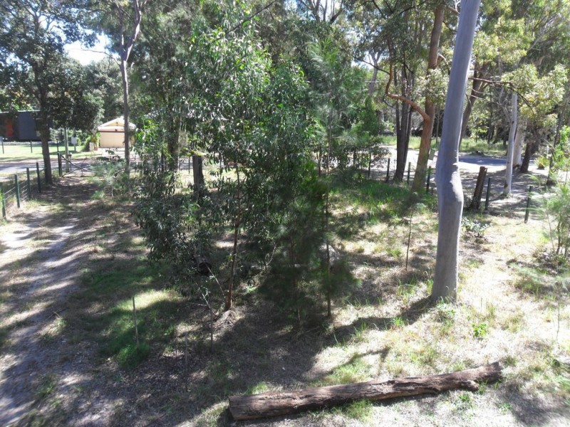 14 President Terrace, Macleay Island QLD 4184