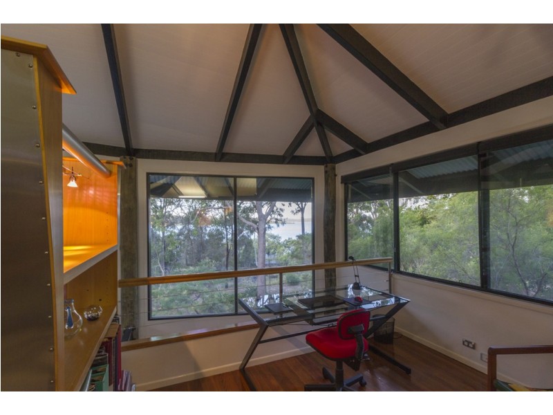 20 The Esplanade, Karragarra Island QLD 4184