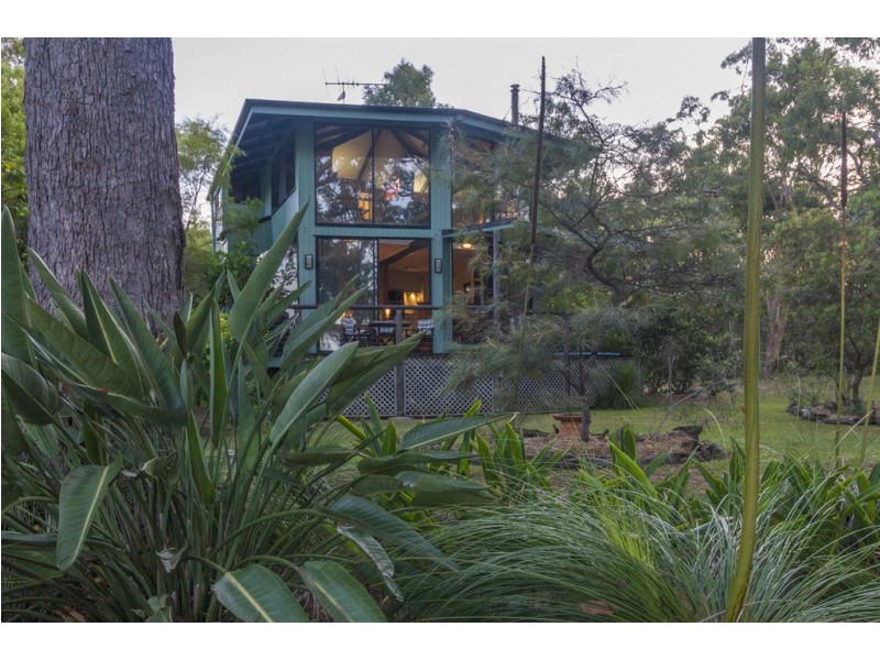 20 The Esplanade, Karragarra Island QLD 4184