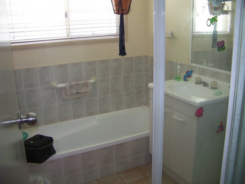 18 Granadilla Street, Macleay Island QLD 4184