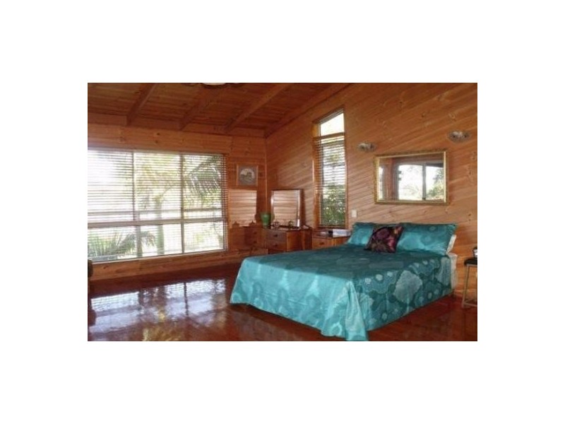 12 Schooner Street, Russell Island QLD 4184