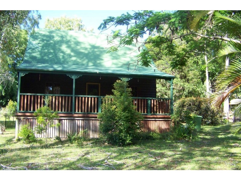 25 PAULA PDE, Lamb Island QLD 4184