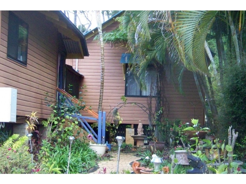 61 LUCAS DRIVE, Lamb Island QLD 4184