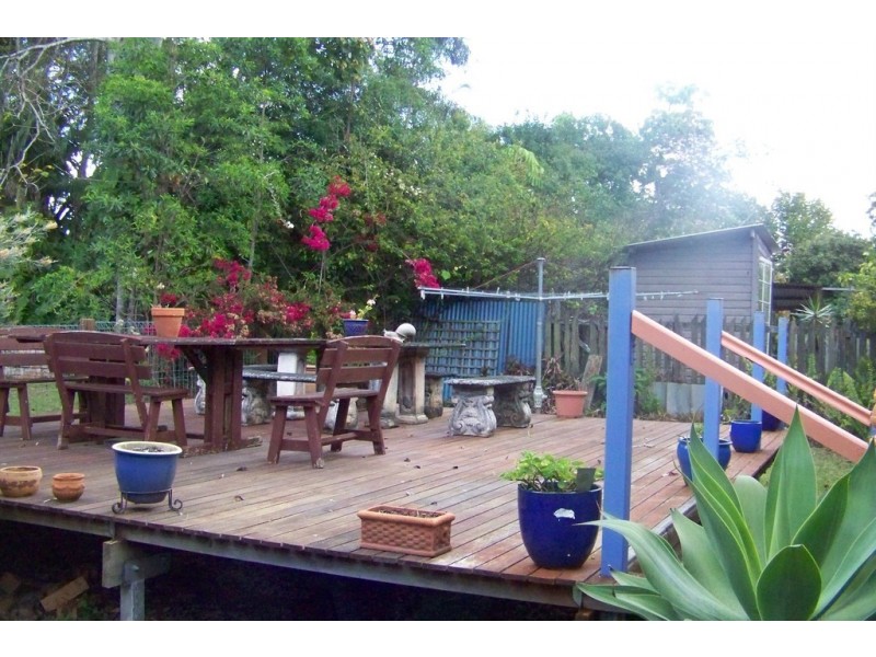 61 LUCAS DRIVE, Lamb Island QLD 4184