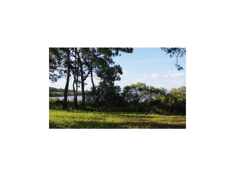 41 Blue Bay Crescent, Macleay Island QLD 4184