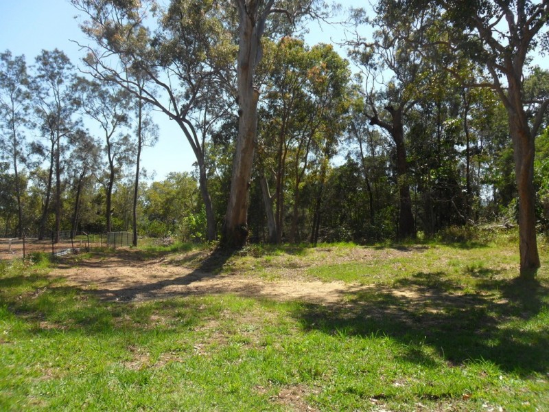 41 Blue Bay Crescent, Macleay Island QLD 4184