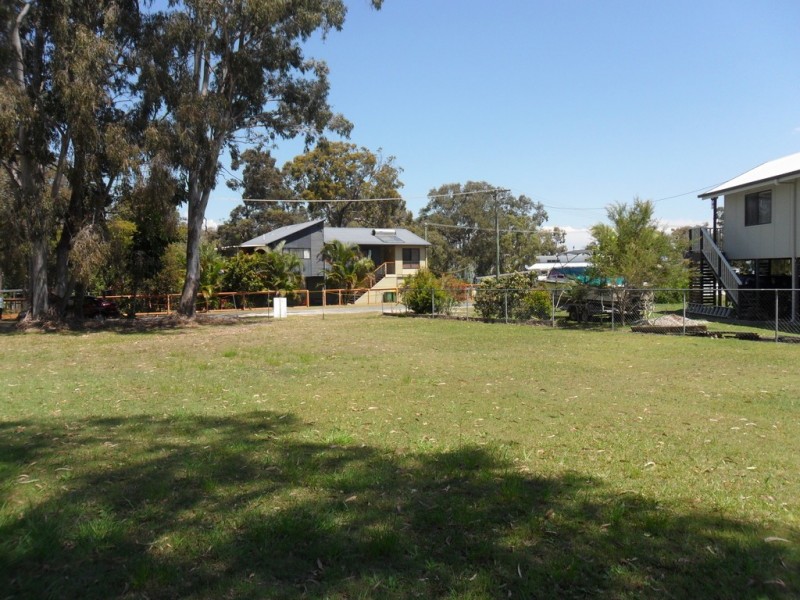 33 Tingara Street, Macleay Island QLD 4184