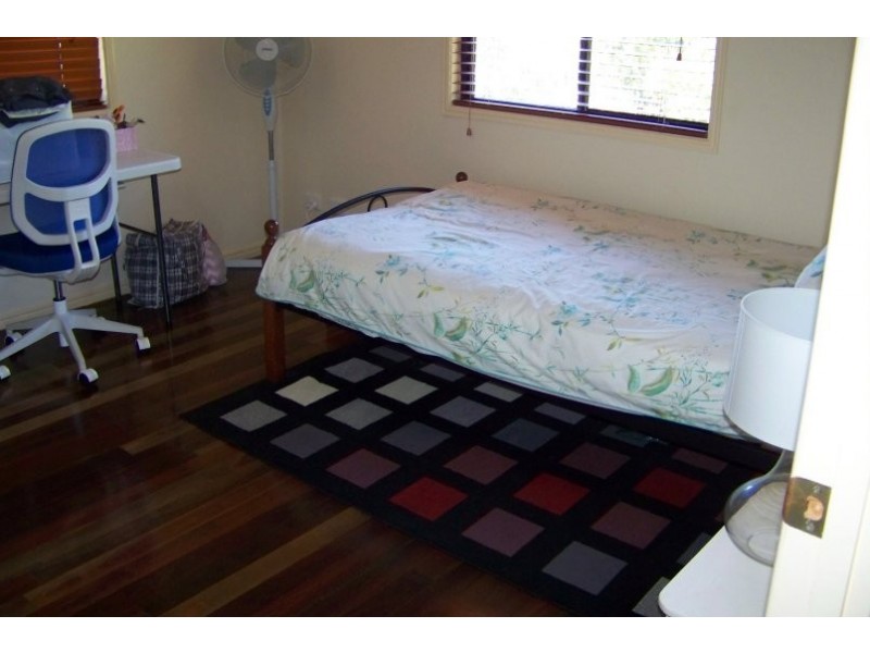 23 Baracoota St, Macleay Island QLD 4184