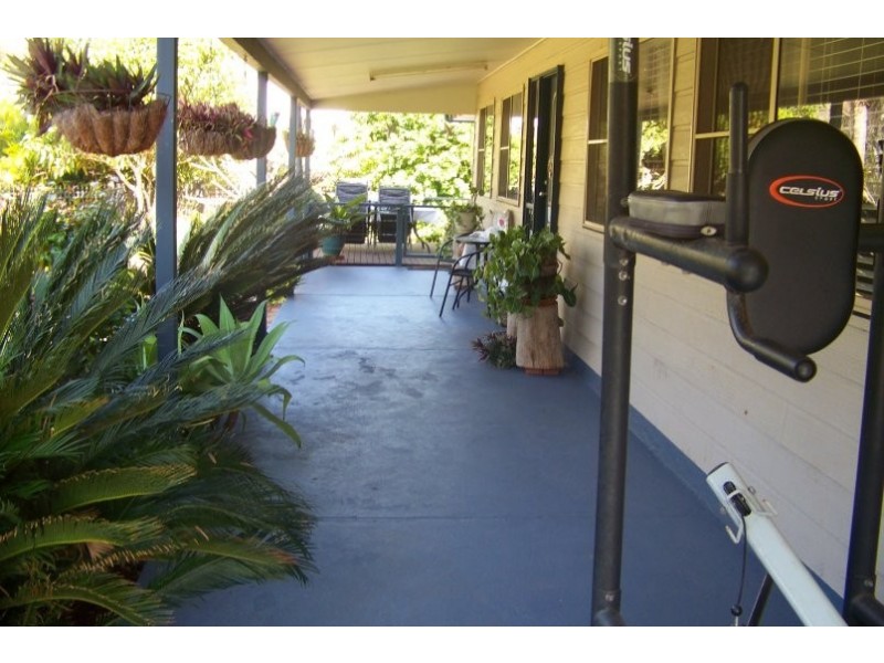6-8 Donald St, Macleay Island QLD 4184