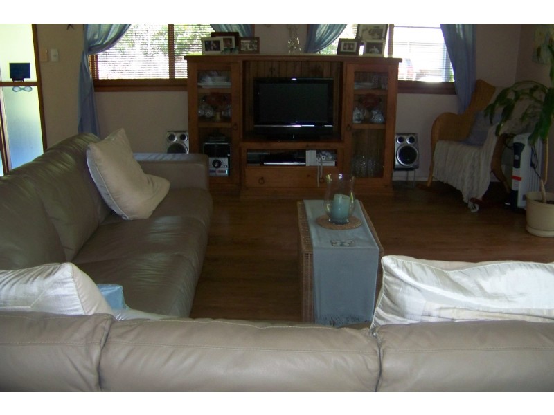 6-8 Donald St, Macleay Island QLD 4184
