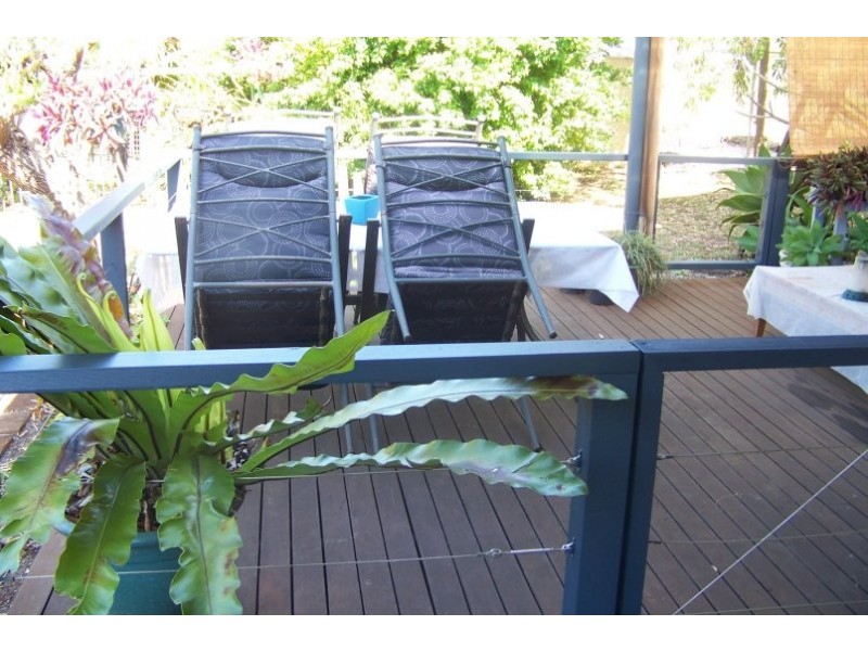 6-8 Donald St, Macleay Island QLD 4184