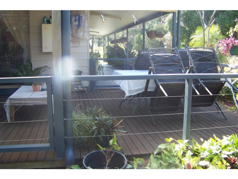 6-8 Donald St, Macleay Island QLD 4184