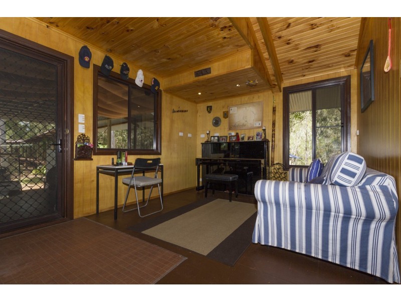 36 Treasure Island Avenue, Karragarra Island QLD 4184
