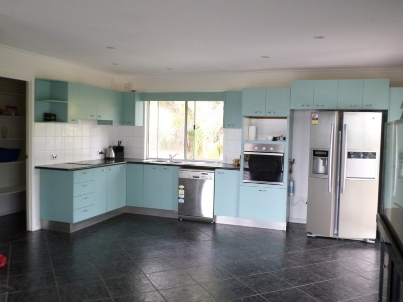 30 OOMOOL STREET, Macleay Island QLD 4184