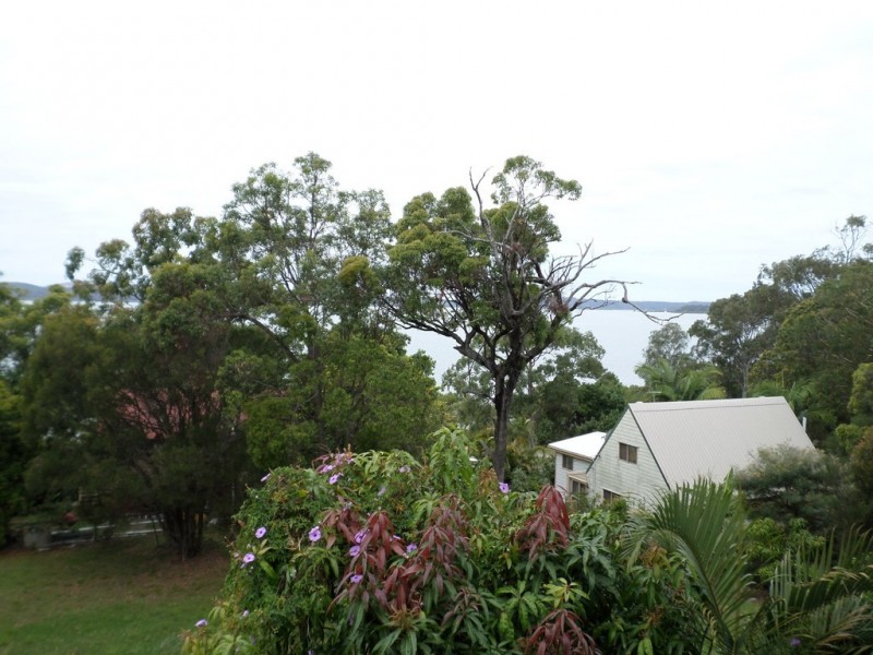 30 OOMOOL STREET, Macleay Island QLD 4184